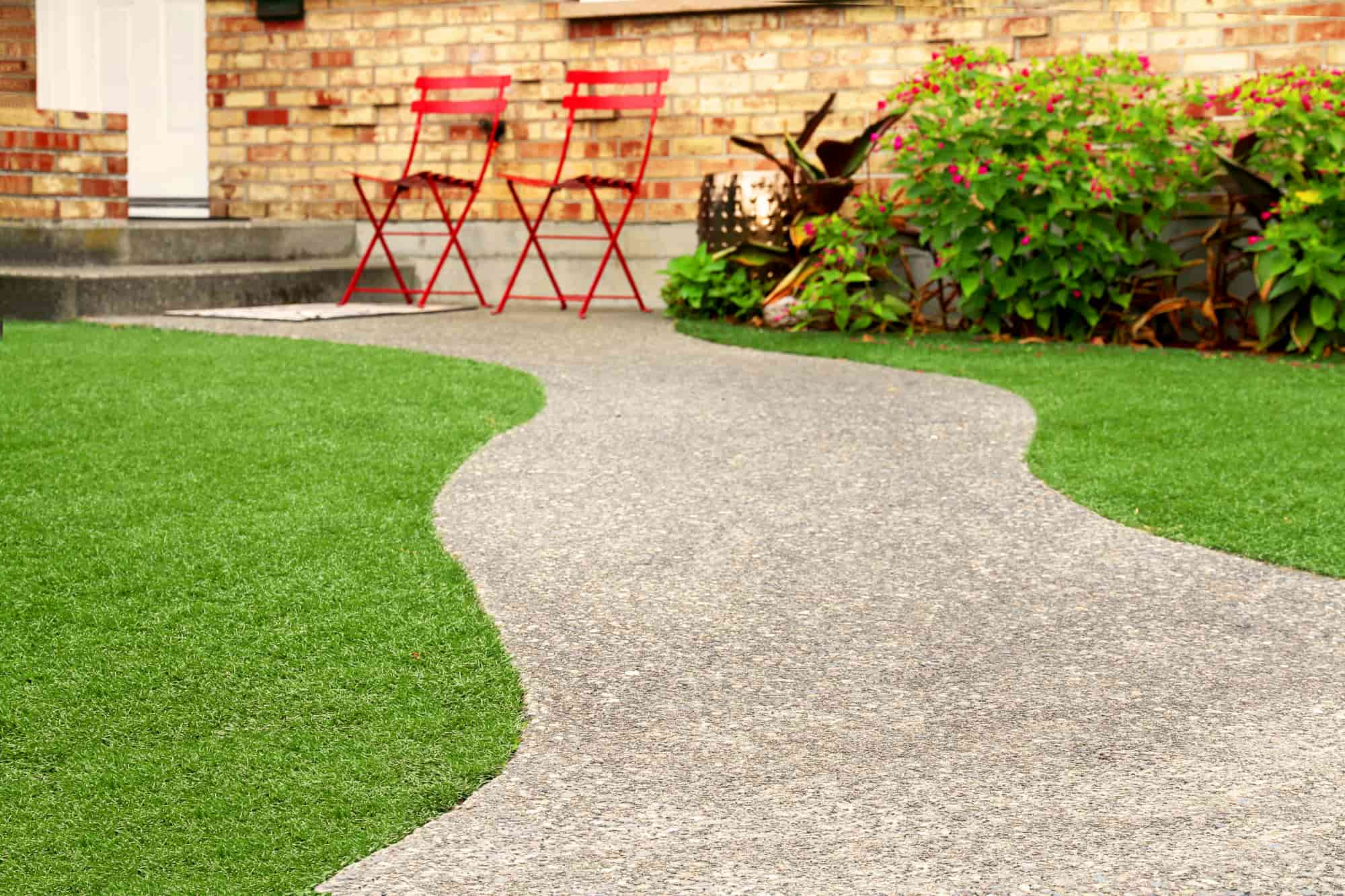 Walkway with perfect grass